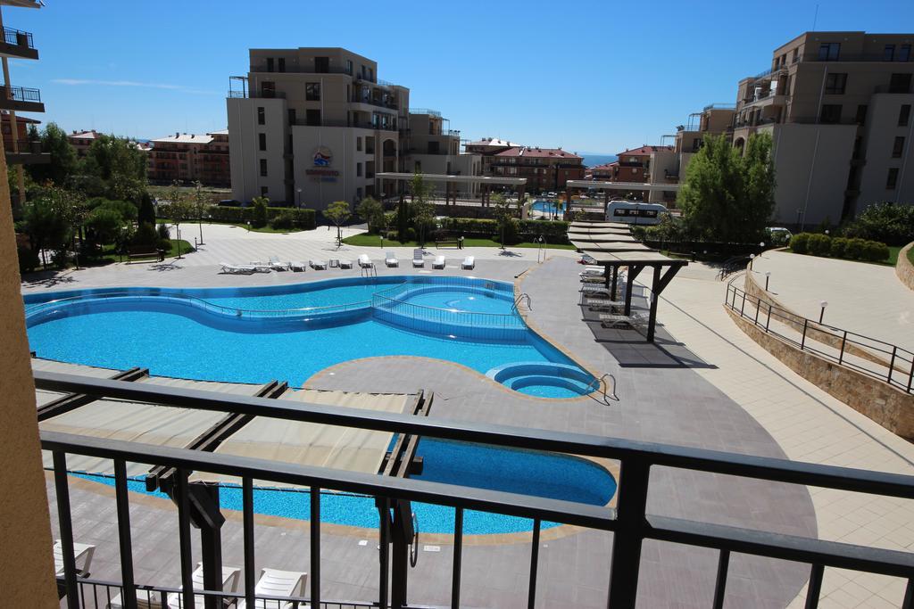 Menada Luxor Apartments Sveti Vlas Exterior foto